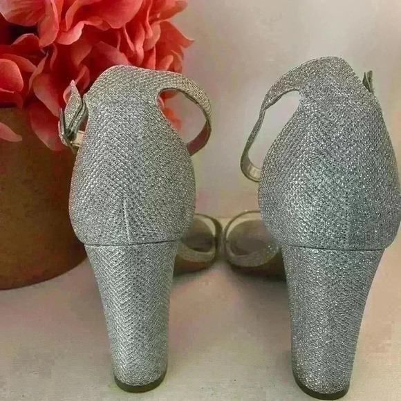 Worthington Silver Mesh Glitter Block Heel 3.75”.. Ankle Strap Size 8 - Picture 3 of 8